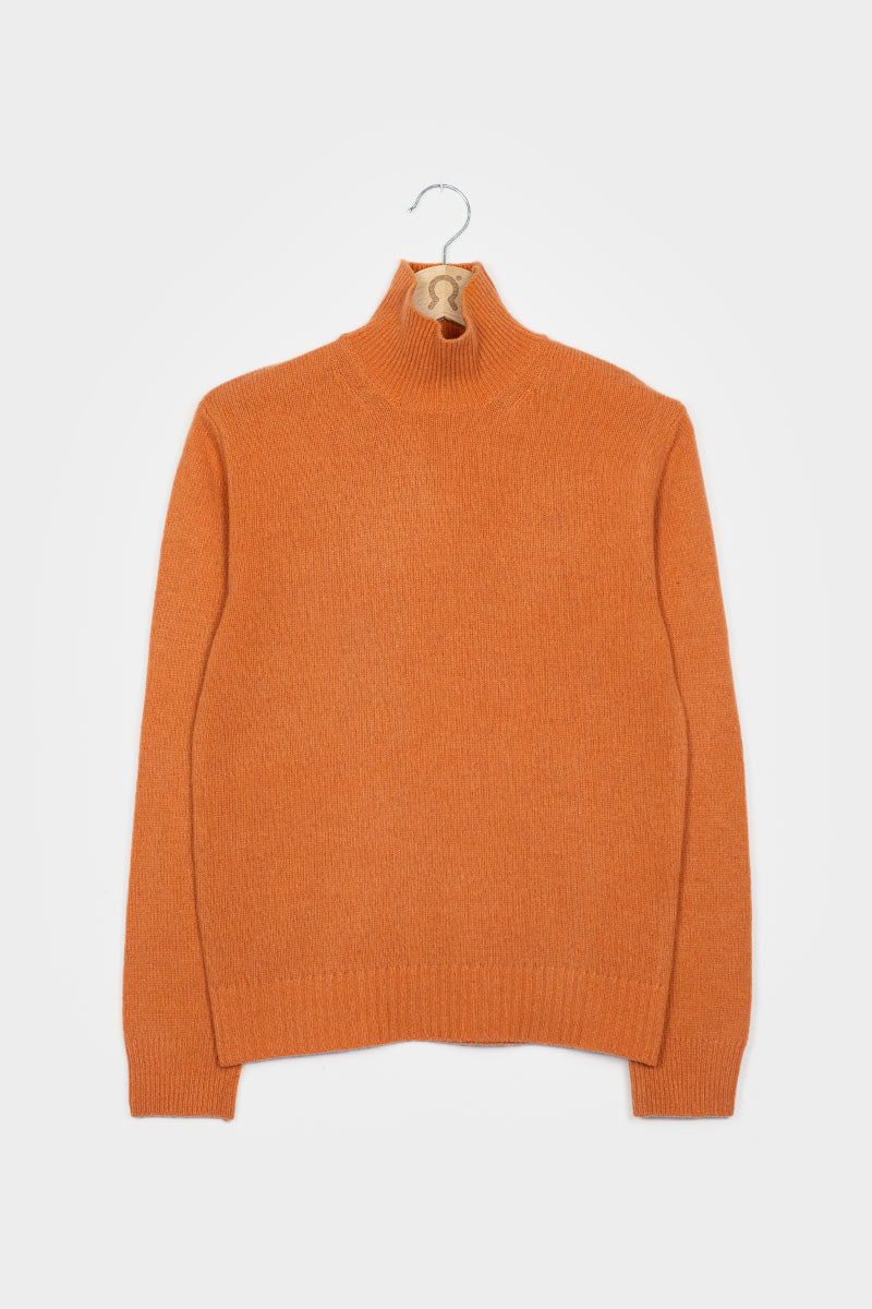 Arancio Becco D'oca | Maglia collo alto cashmere rigenerato