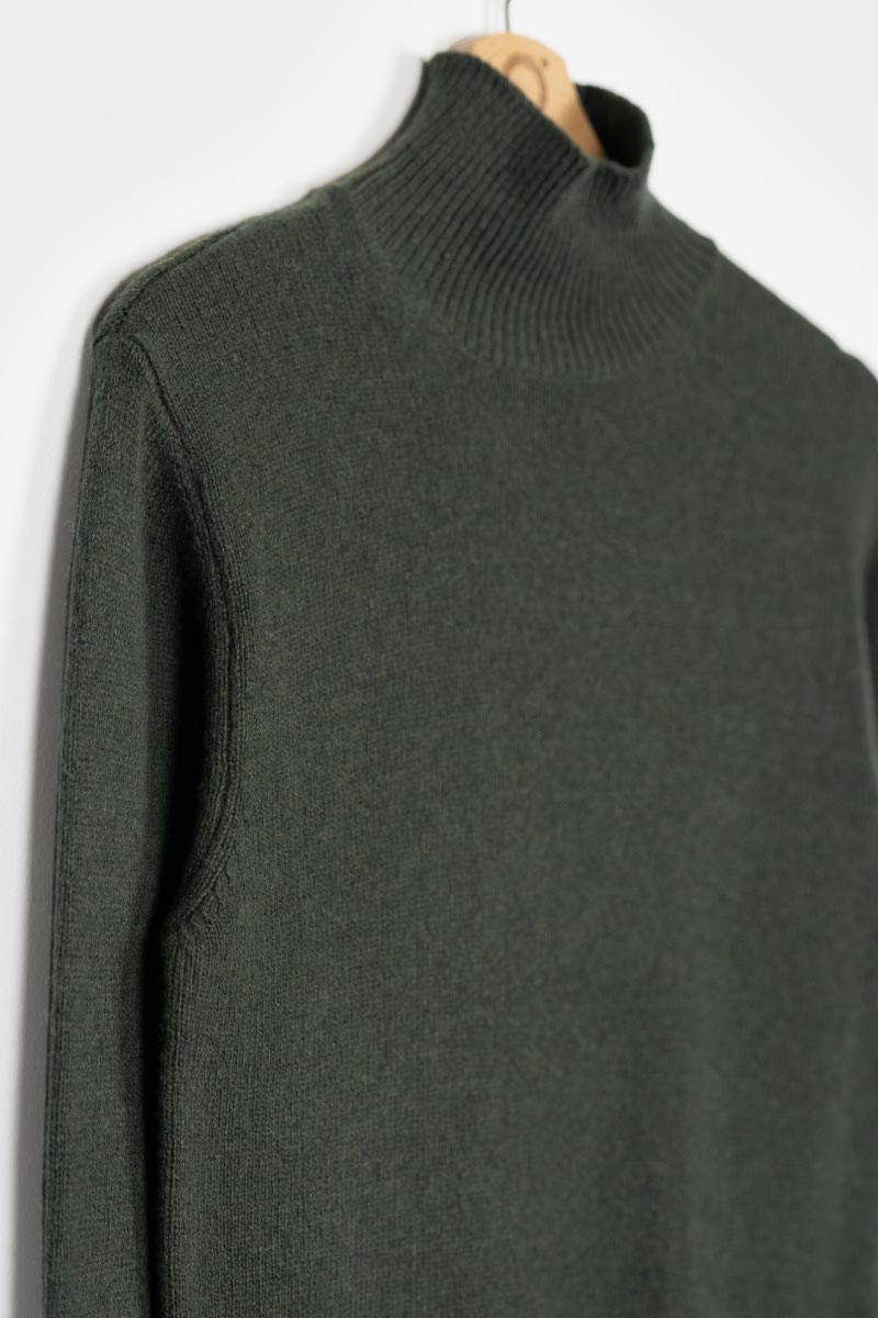 Verde Foresta | Maglia collo alto cashmere rigenerato