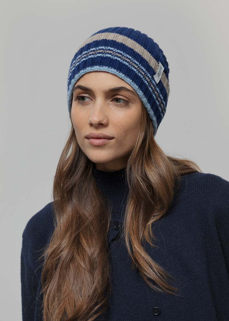 Cappello Cashmere Beanie Invernale a Righe Blu Mira - Rifò Lab Moda circolare made in Italy