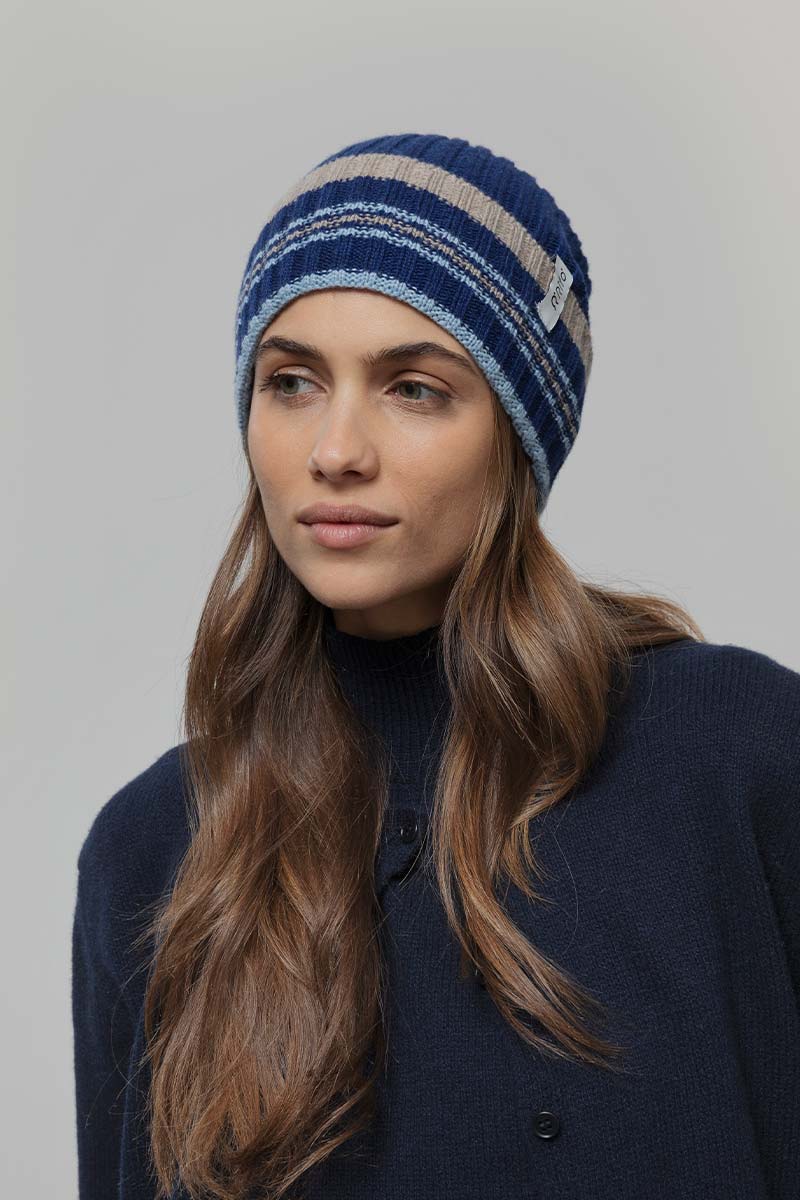 Cappello Cashmere Beanie Invernale a Righe Blu Mira - Rifò Lab Moda circolare made in Italy