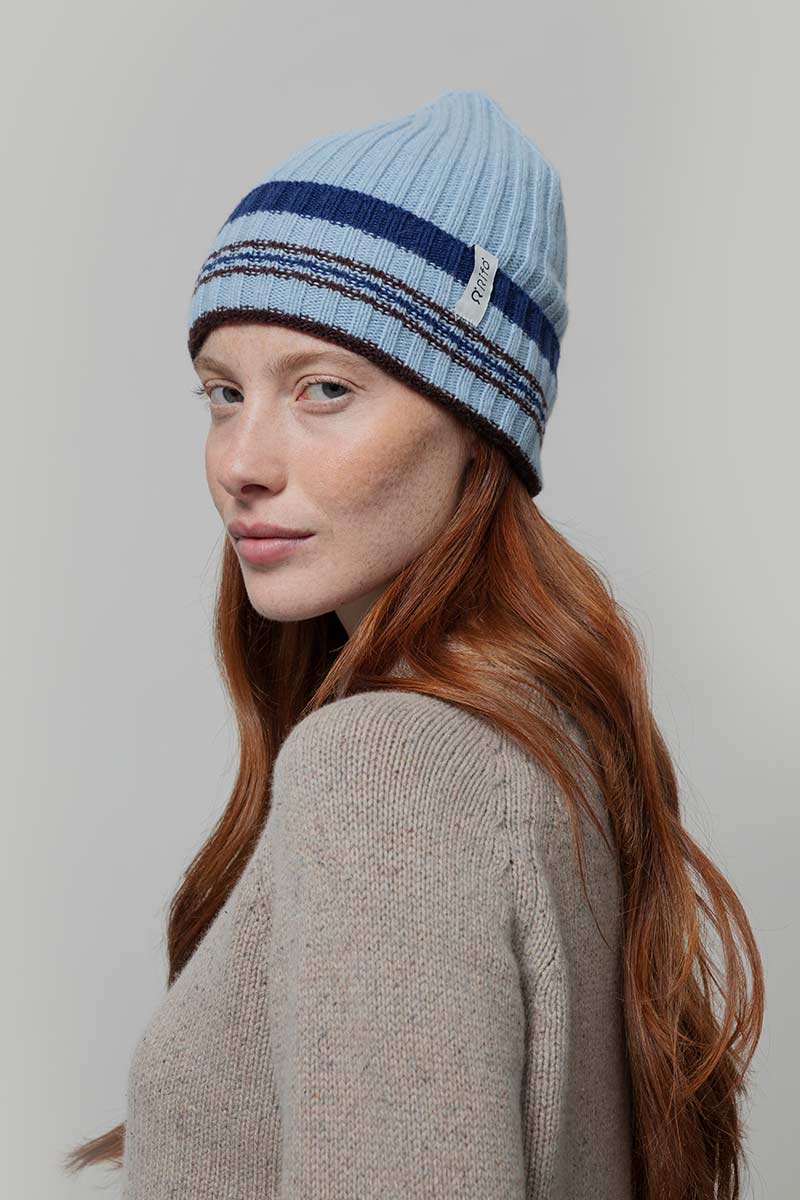 Cappello Cashmere Beanie Invernale a Righe Azzurro Mira - Rifò Lab Moda circolare made in Italy