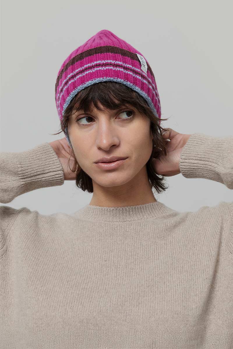 Cappello Cashmere Beanie Invernale a Righe Fucsia Mira - Rifò Lab Moda circolare made in Italy