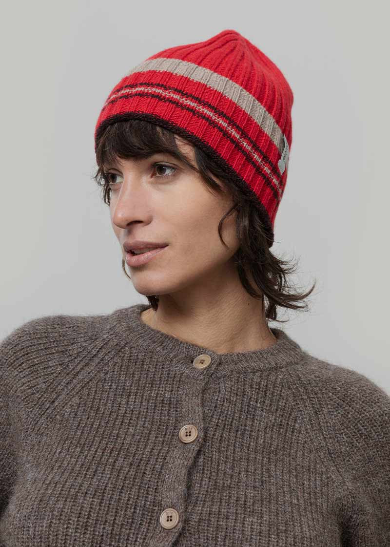 Cappello Cashmere Beanie Invernale a Righe Rosso Mira - Rifò Lab Moda circolare made in Italy