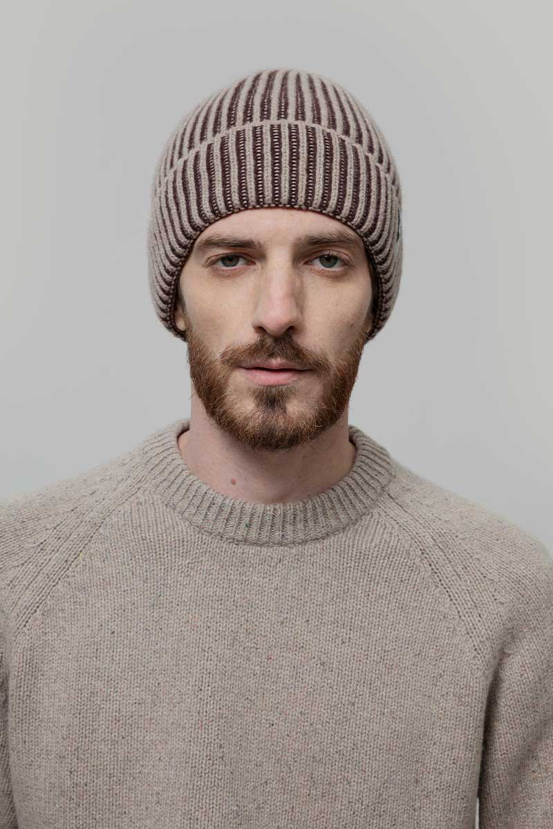 Beanie Cappello Uomo e Donna Cashmere Beige Marrone Teo - Rifò Lab Moda circolare made in Italy