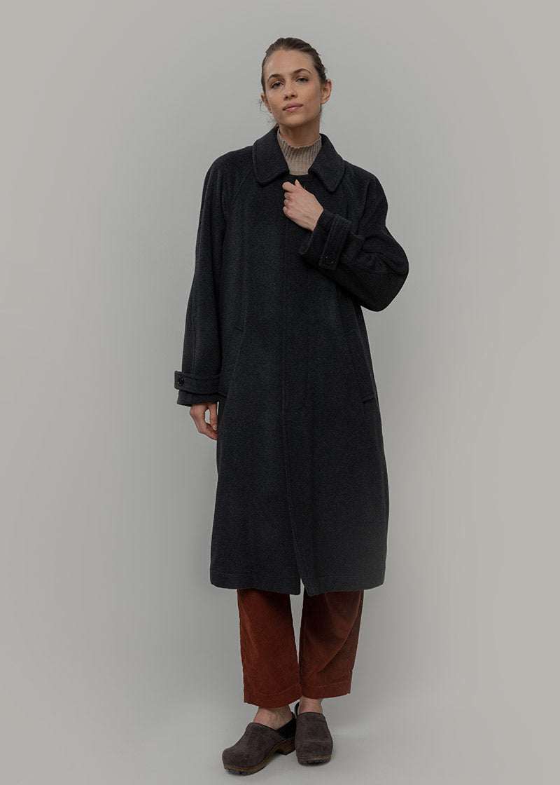 Cappotto Lungo Donna Lana Rigenerata Helga Grigio Scuro - Rifò Lab Moda circolare made in Italy 