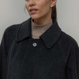 Cappotto Lungo Donna Lana Rigenerata Helga Grigio Scuro - Rifò Lab Moda circolare made in Italy 