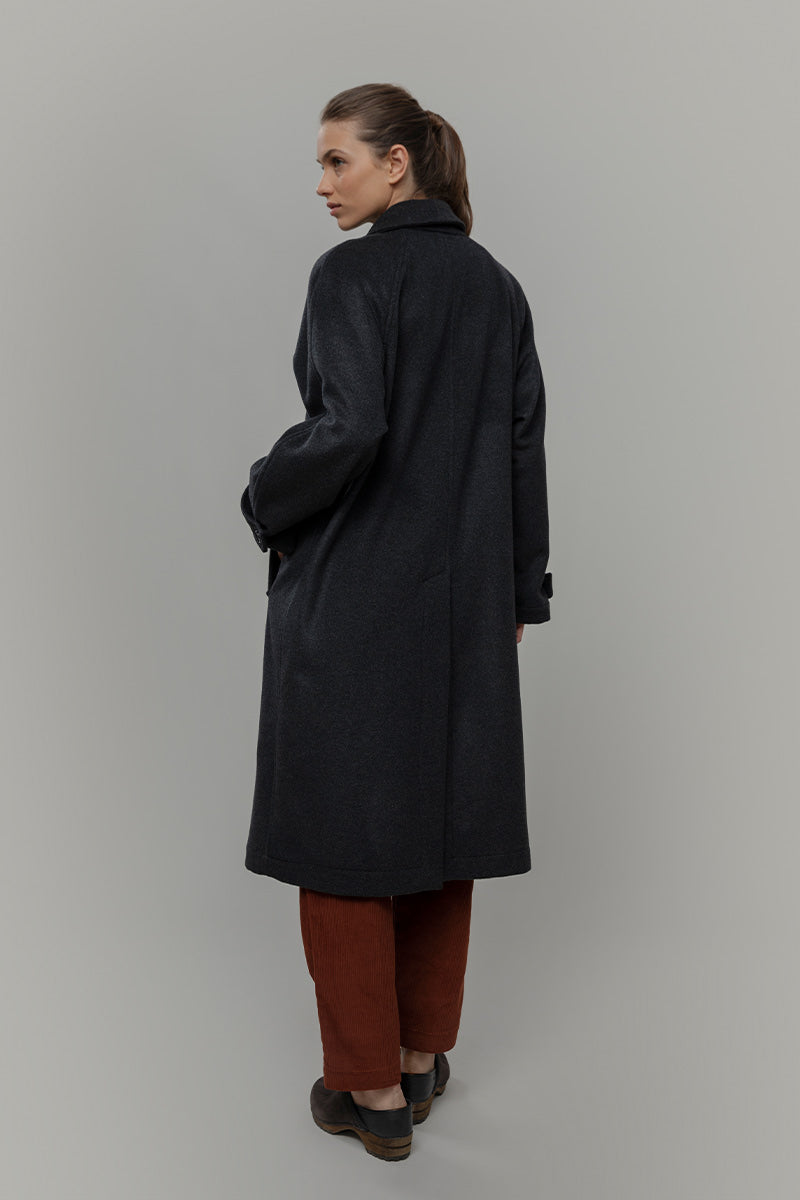 Cappotto Lungo Donna Lana Rigenerata Helga Grigio Scuro - Rifò Lab Moda circolare made in Italy 