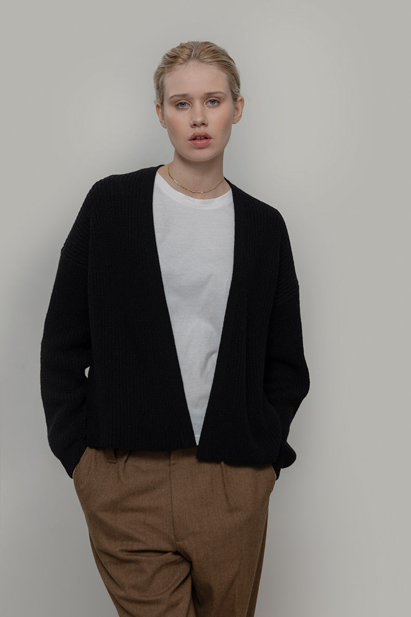 Nero Ardesia | Cardigan corto cashmere rigenerato