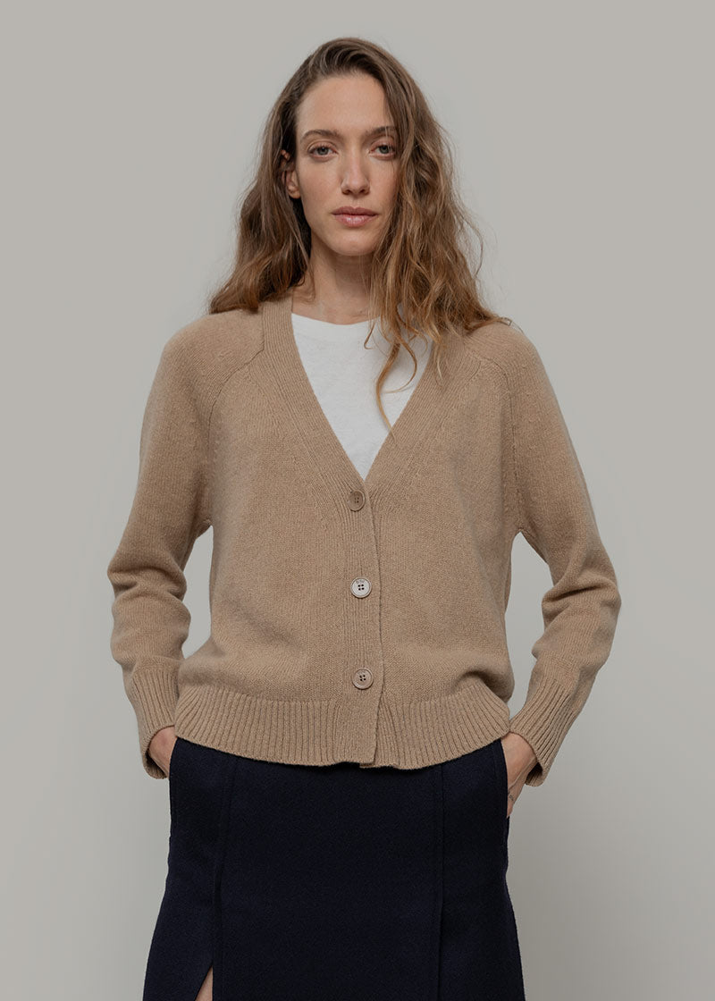 Cardigan con bottoni Donna Cashmere Rigenerato Tosca- Rifò Lab Moda circolare made in Italy 
