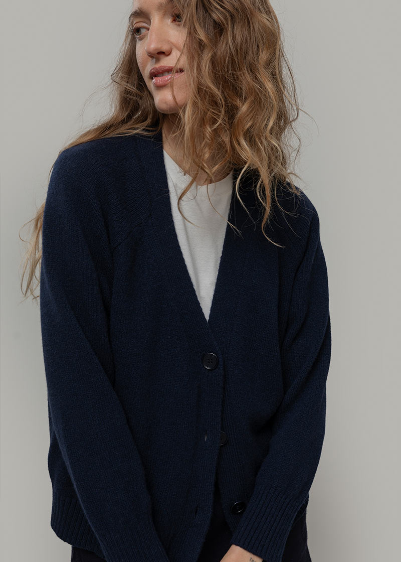Cardigan con bottoni Donna Cashmere Rigenerato Tosca- Rifò Lab Moda circolare made in Italy 
