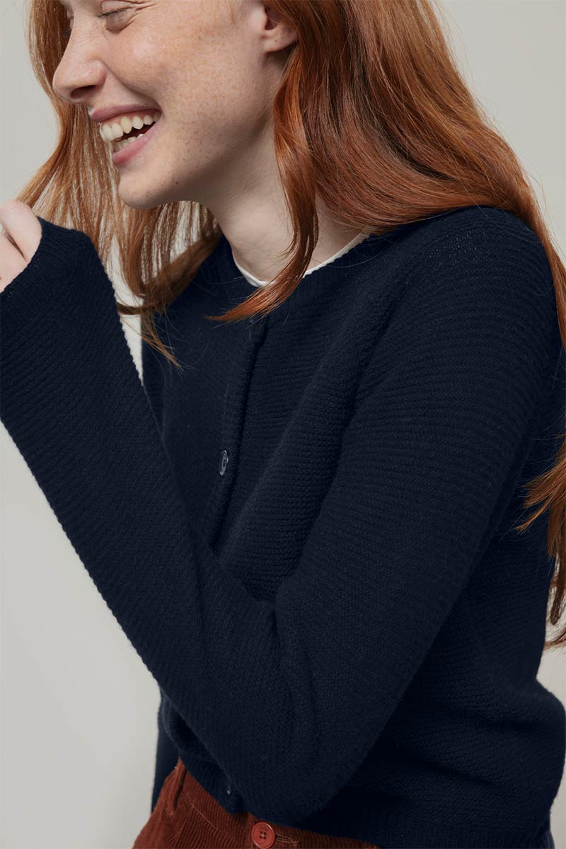 Cardigan Corto Elegante Donna Cashmere Mafalda - Rifò Lab Moda circolare made in Italy
Blu Mora