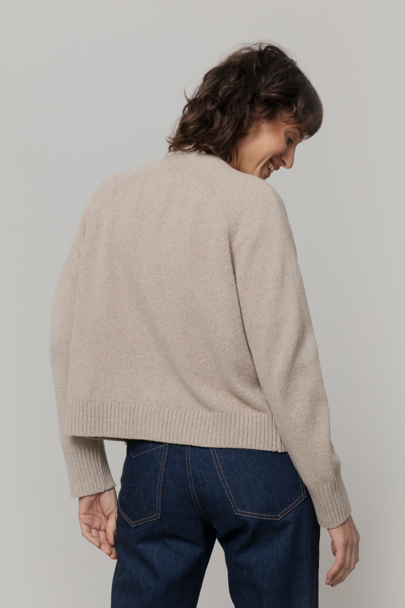 Cardigan Cashmere Donna Corto con Bottoni Tosca  - Rifò Lab Moda circolare made in Italy
Beige Sabbia