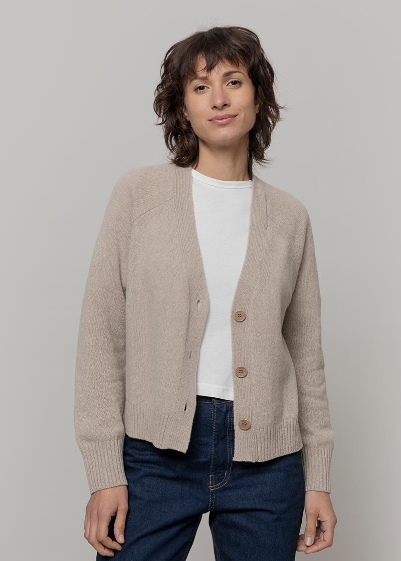 Cardigan Cashmere Donna Corto con Bottoni Tosca  - Rifò Lab Moda circolare made in Italy
Beige Sabbia