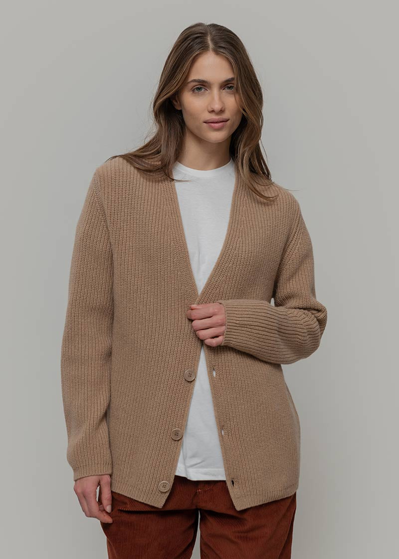 Cardigan Unisex Lana Rigenerata Cleto Beige - Rifò Lab Moda circolare made in Italy