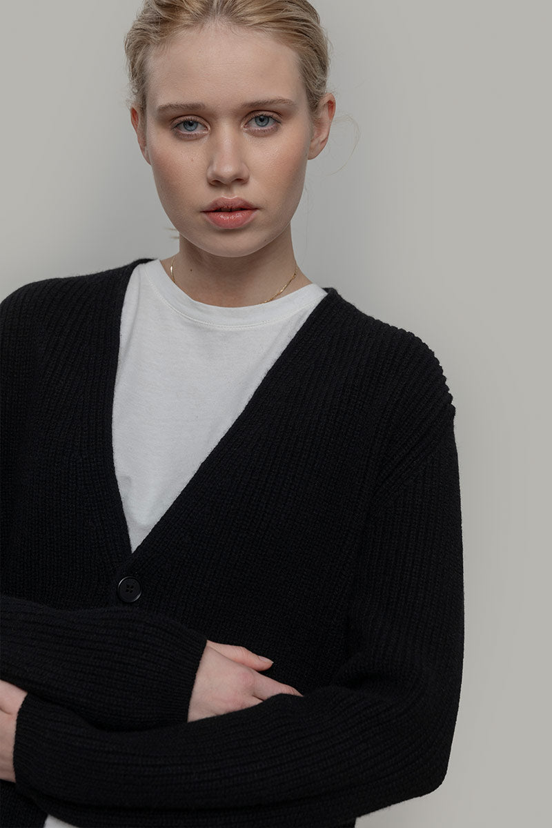 Cardigan Unisex Lana Rigenerata Cleto Nero - Rifò Lab Moda circolare made in Italy