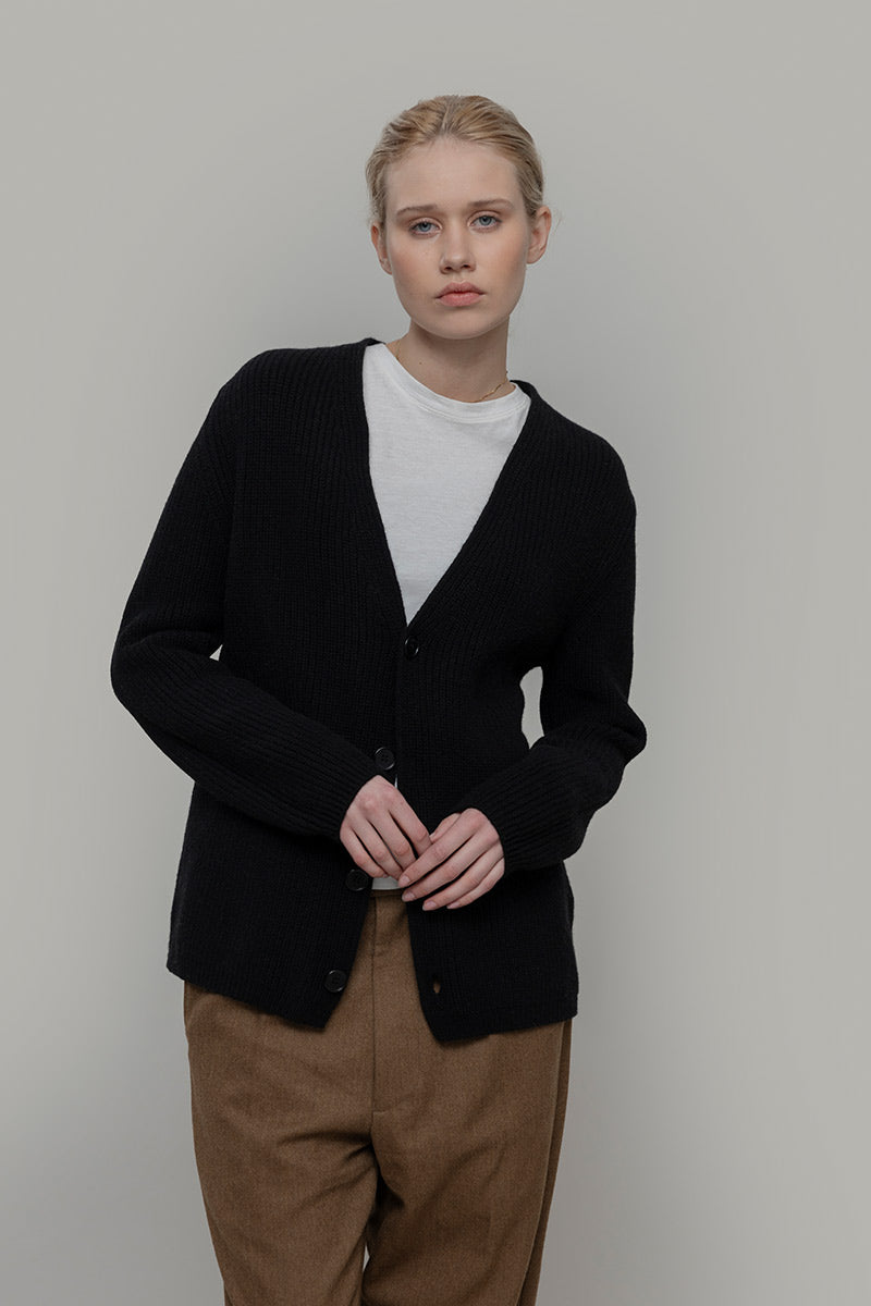 Cardigan Unisex Lana Rigenerata Cleto Nero - Rifò Lab Moda circolare made in Italy
