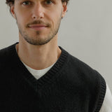 Gilet Uomo Cashmere Scollo a V Maglione Senza Maniche Uomo Ascanio - Rifò Lab Moda circolare made in Italy
Nero Ardesia