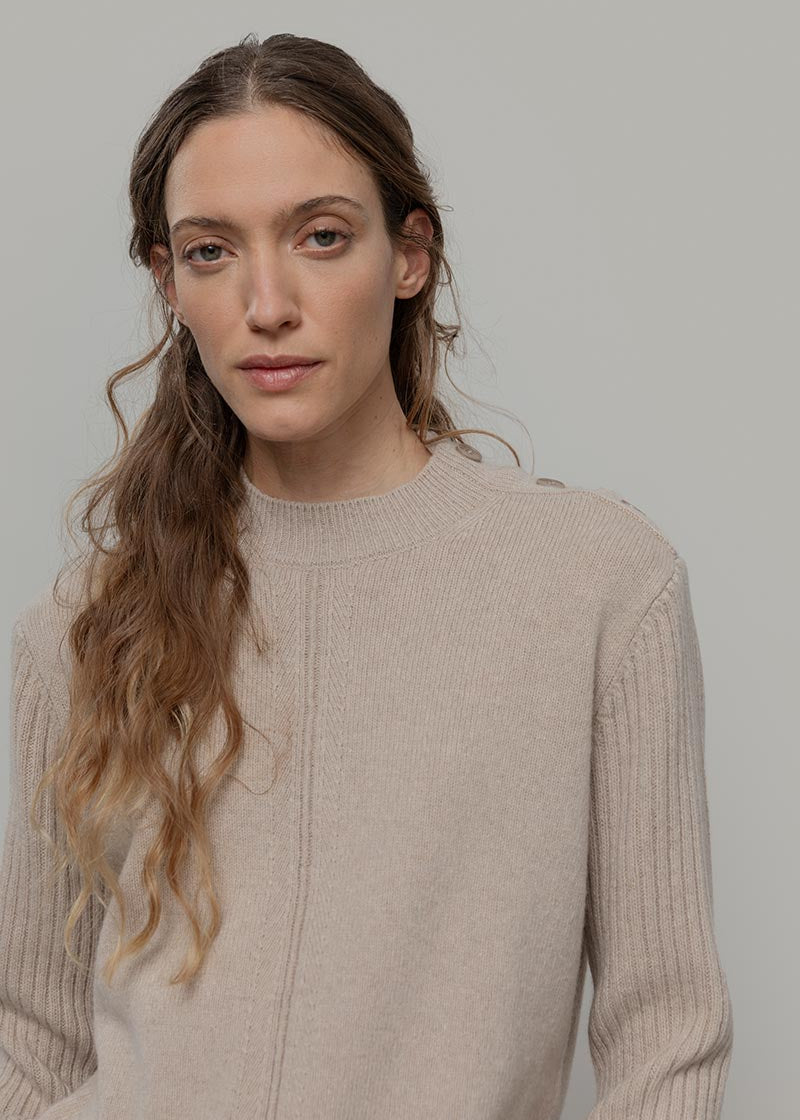 Maglia Collo Lupetto Donna Cashmere Rigenerato Barbara- Rifò Lab Moda circolare made in Italy 
