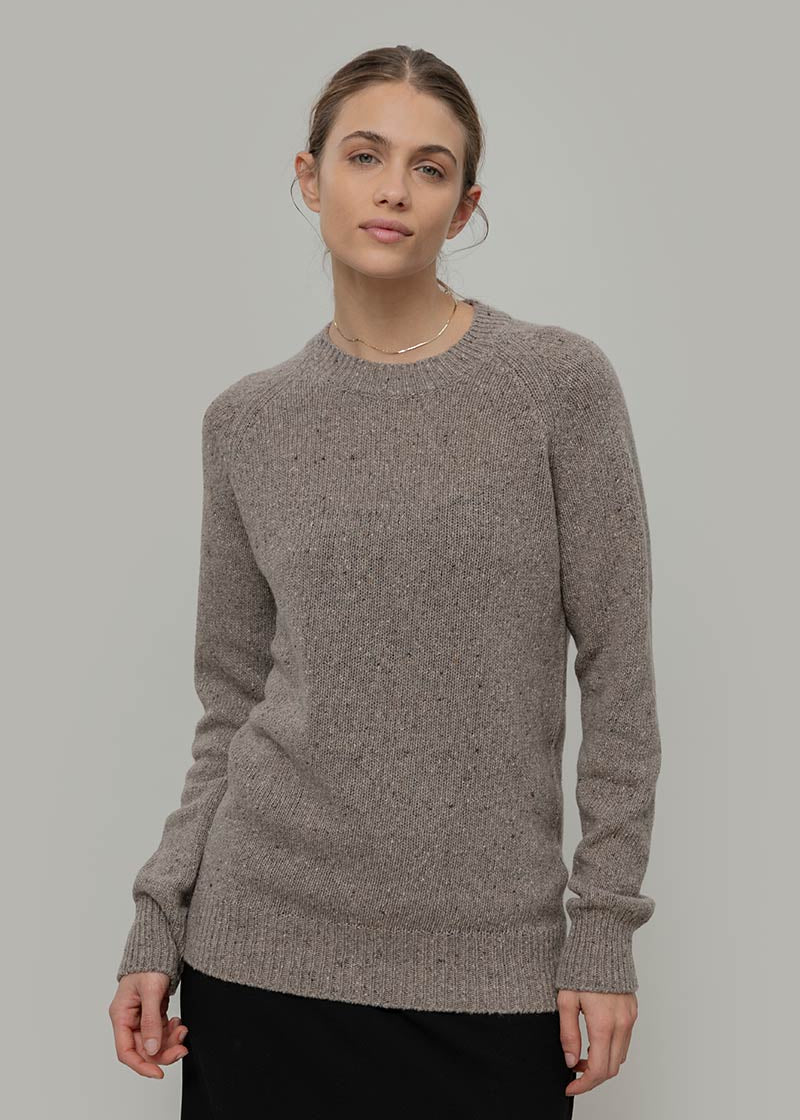Maglia Girocollo Unisex Cashmere Rigenerato Alfredo Beige - Rifò Lab Moda circolare made in Italy