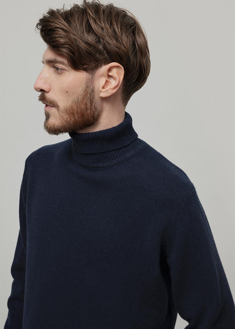 Dolcevita Uomo Cashmere Riciclato Maglione Collo Alto Uomo Dimitri - Rifò Lab Moda circolare made in Italy
Blu Mora