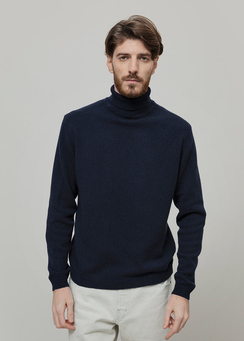 Dolcevita Uomo Cashmere Riciclato Maglione Collo Alto Uomo Dimitri - Rifò Lab Moda circolare made in Italy
Blu Mora