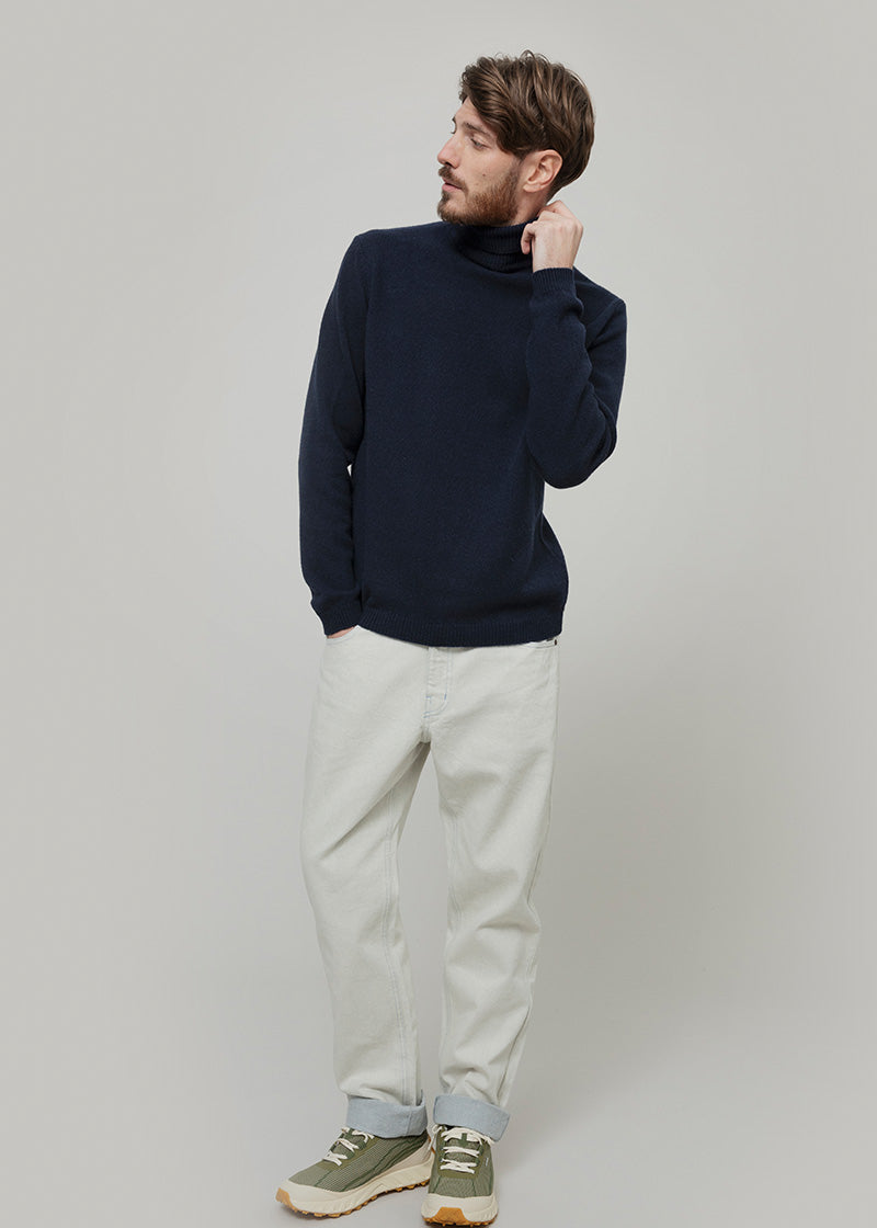 maglia-collo-alto-uomo-cashmere-rigenerato-dimitri-7