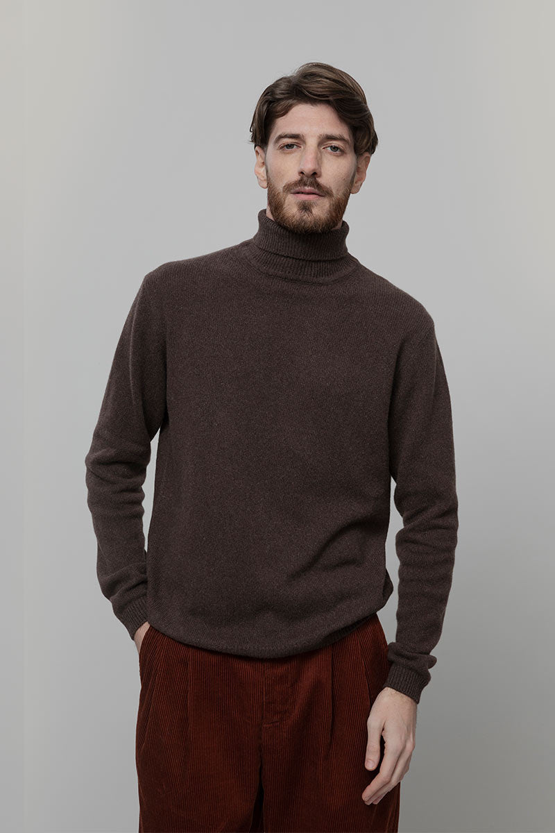 Dolcevita Uomo Cashmere Riciclato Maglione Collo Alto Uomo Dimitri - Rifò Lab Moda circolare made in Italy
Marrone Corteccia
