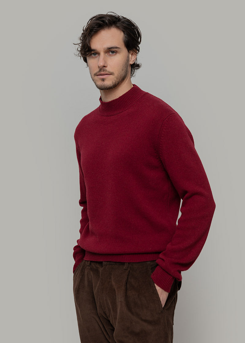 Maglia Collo Alto Uomo Cashmere Rigenerato Clemente Rosso - Rifò Lab Moda circolare made in Italy