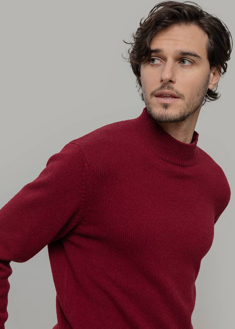 Maglia Collo Alto Uomo Cashmere Rigenerato Clemente Rosso - Rifò Lab Moda circolare made in Italy