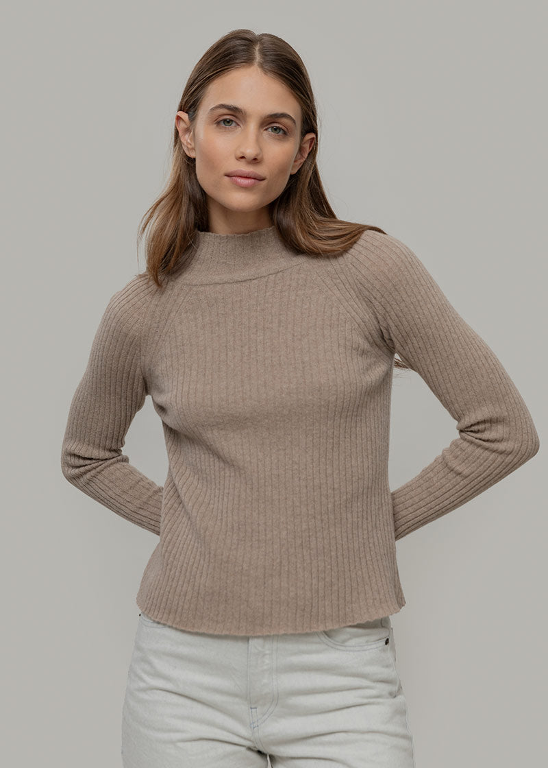 maglia-costine-cashmere-rigenerato-donna-euridice-beige - Rifò Lab Moda circolare made in Italy 