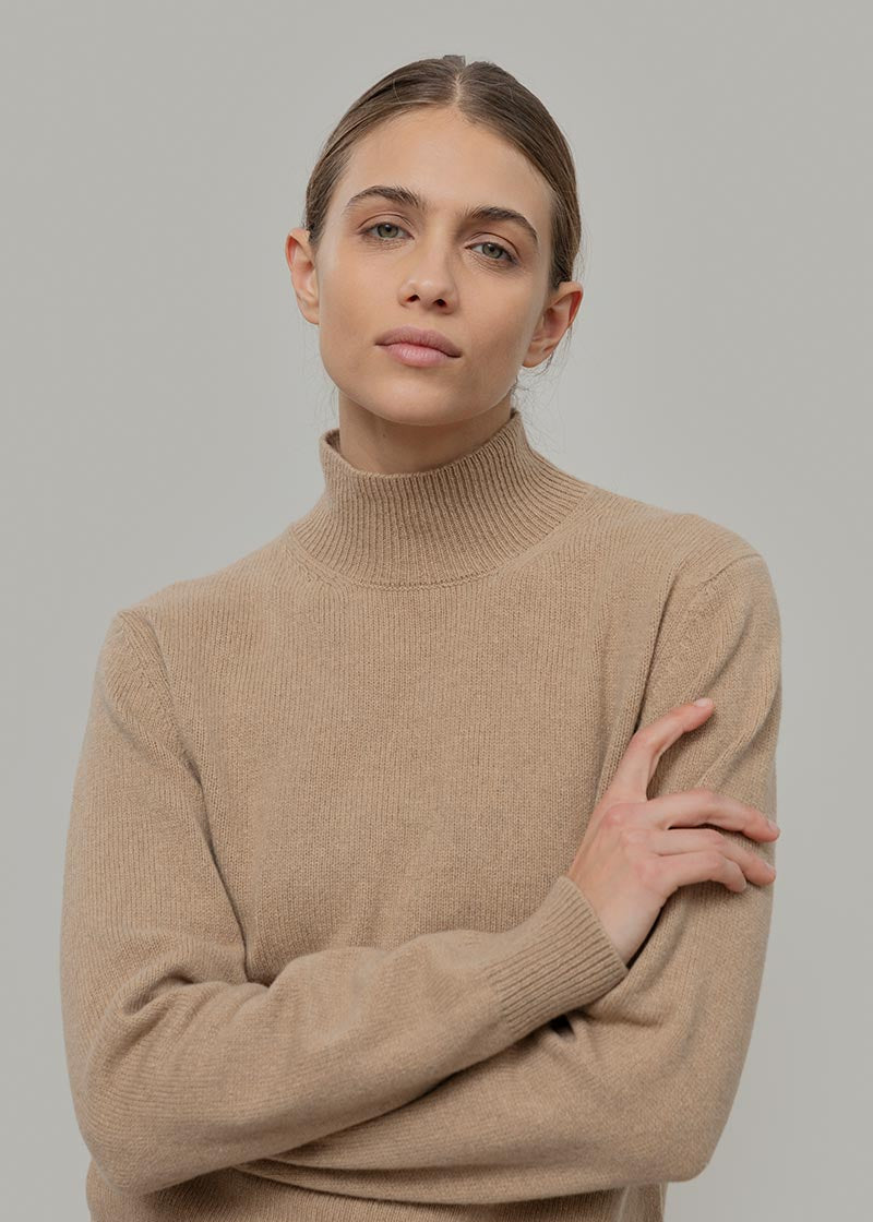 Maglia Collo Alto Donna Cashmere Rigenerato Ada - Rifò Lab Moda circolare made in Italy