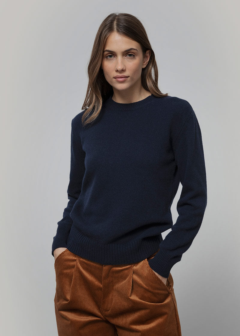 Maglia Donna Cashmere Rigenerato Edda Blu Mora - Rifò Lab Moda circolare made in Italy