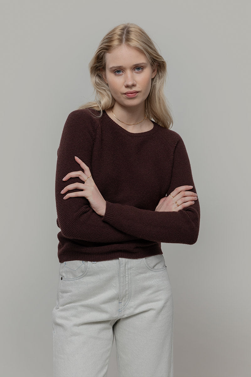 Maglia Girocollo Donna Cashmere Rigenerato Giulietta Marrone - Rifò Lab Moda circolare made in Italy
