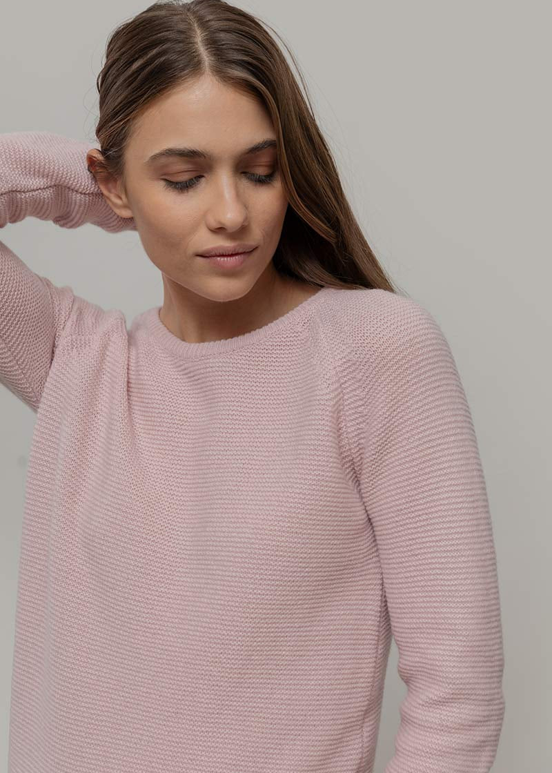 Maglia Girocollo Donna Cashmere Rigenerato Giulietta Rosa - Rifò Lab Moda circolare made in Italy
