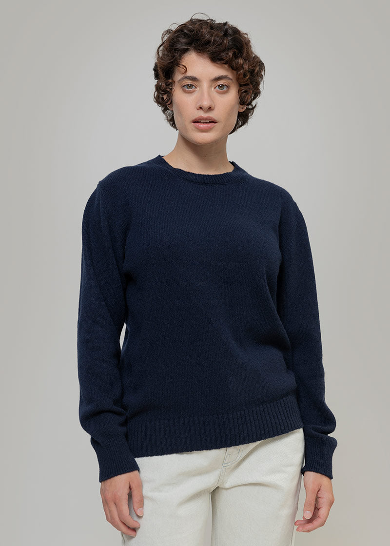 Maglia Donna Cashmere Rigenerato Edda Blu Mora - Rifò Lab Moda circolare made in Italy