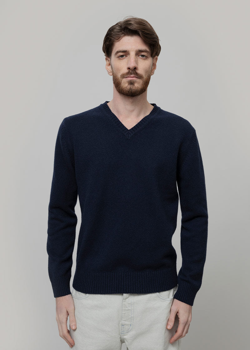 Maglione Scollo a V Uomo Cashmere Riciclato Flavio - Rifò Lab Moda circolare made in Italy
Blu Mora