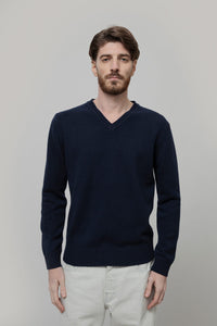 Maglione Scollo a V Uomo Cashmere Riciclato Flavio - Rifò Lab Moda circolare made in Italy
Blu Mora