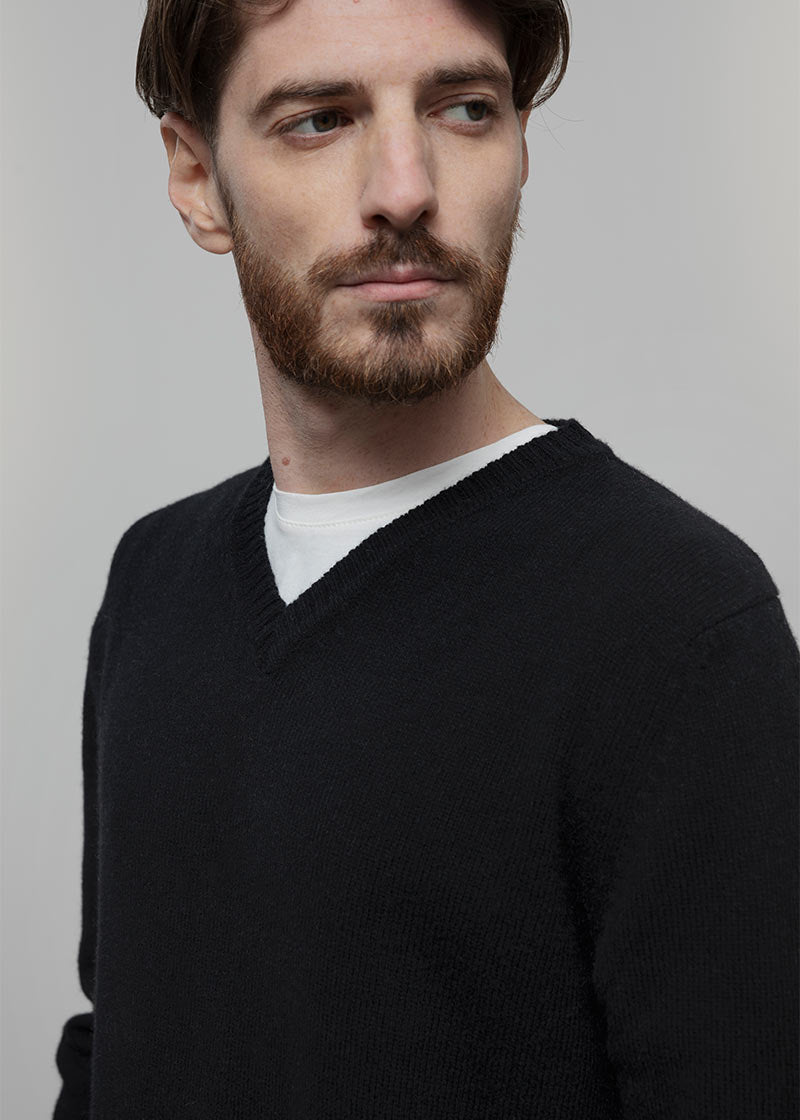 Maglione Nero con Scollo a V Uomo Cashmere Riciclato Flavio - Rifò Lab Moda circolare made in Italy
Nero Ardesia