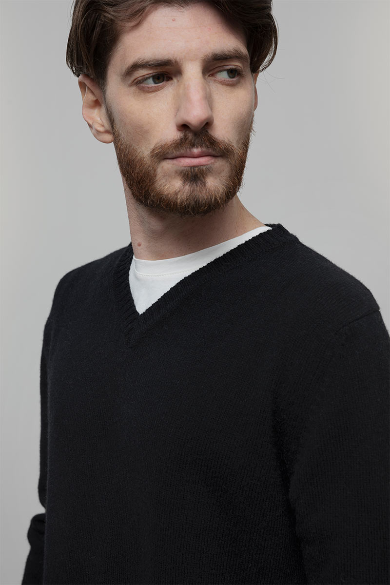 Maglione Nero con Scollo a V Uomo Cashmere Riciclato Flavio - Rifò Lab Moda circolare made in Italy
Nero Ardesia