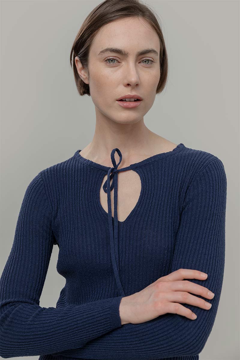 Maglia Seta Donna Nausicaa - Maglia scollo a barca con fiocco donna seta rigenerata - Rifò moda circolare made in Italy