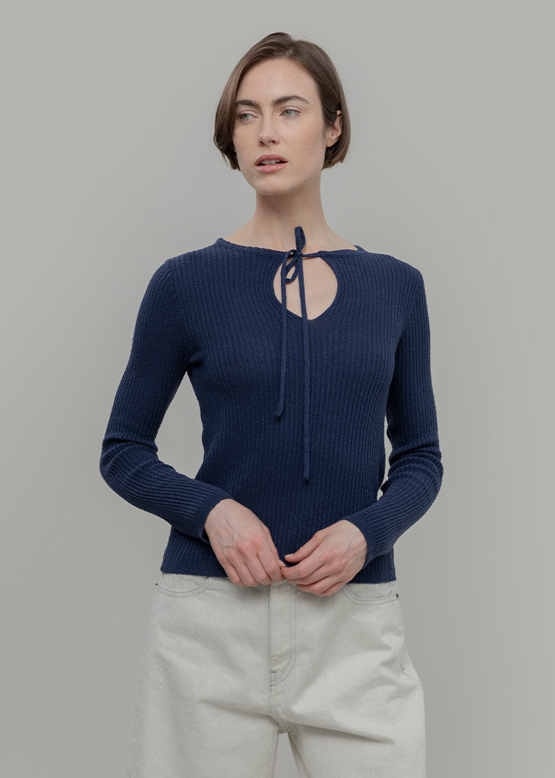 Maglia Seta Donna Nausicaa - Maglia scollo a barca con fiocco donna seta rigenerata - Rifò moda circolare made in Italy