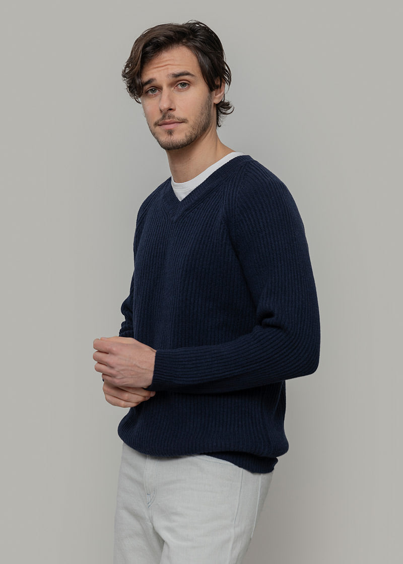 Maglia Scollo a V Uomo Cashmere Costante - Rifò Lab Moda circolare made in Italy