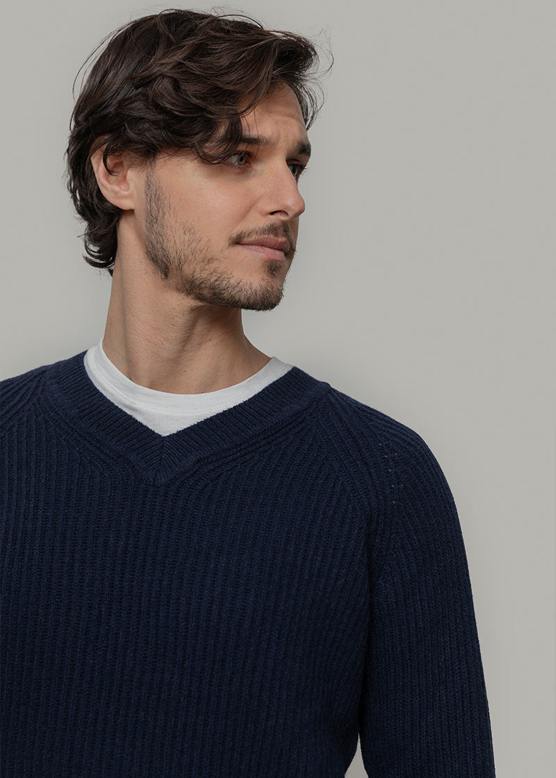 Maglia Scollo a V Uomo Cashmere Costante - Rifò Lab Moda circolare made in Italy