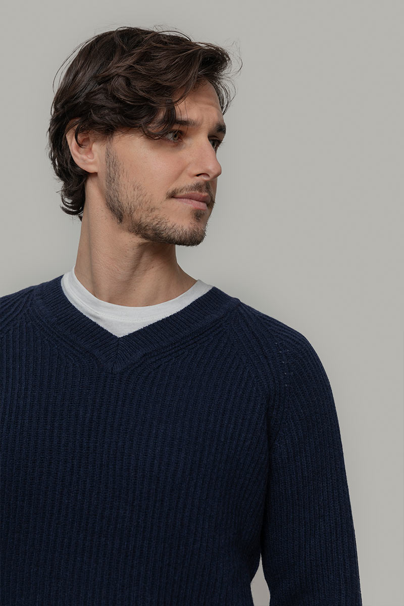 Maglia Scollo a V Uomo Cashmere Costante - Rifò Lab Moda circolare made in Italy