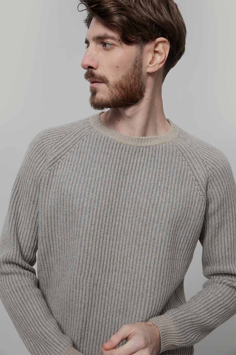Maglione Cashmere Uomo Invernale Girocollo Amedeo - Rifò Lab Moda circolare made in Italy
Bicolor Beige Grigio
