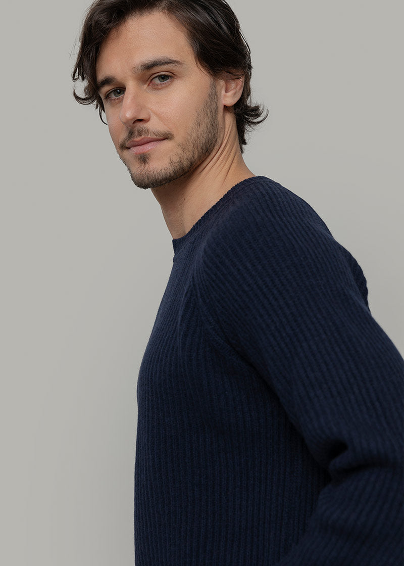 Maglione Uomo Cashmere Rigenerato a Coste Sante- Rifò Lab Moda circolare made in Italy 
