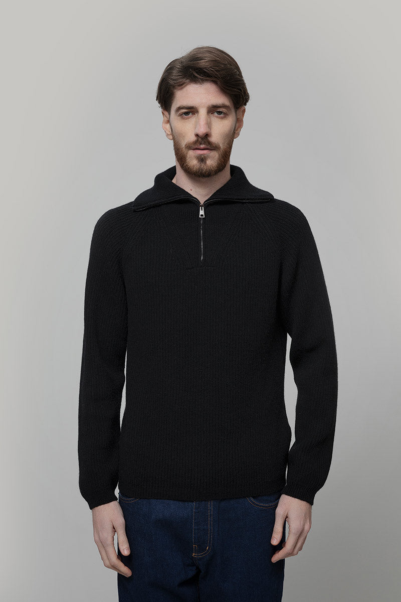 Maglione con Zip Uomo Lana Rigenerata Stefano - Rifò Lab Moda circolare made in Italy
Nero Ardesia