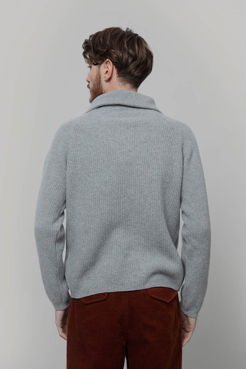 Maglione con Zip Uomo Lana Rigenerata Stefano - Rifò Lab Moda circolare made in Italy
Grigio Calce