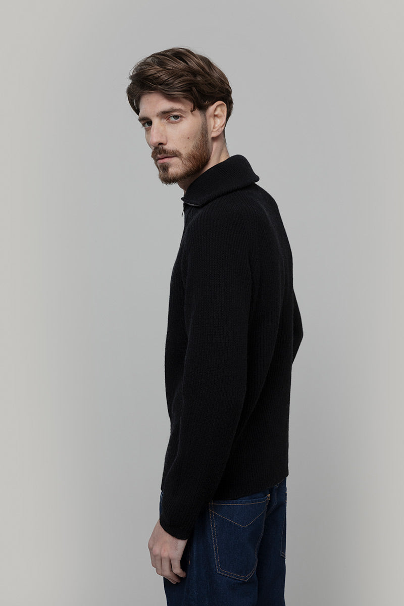 Maglione con Zip Uomo Lana Rigenerata Stefano - Rifò Lab Moda circolare made in Italy
Nero Ardesia