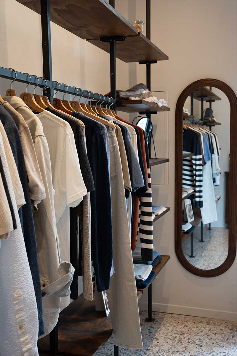 negozio-Rifo-Milano-Wagner-negozio-abbigliamento-sostenibile - Rifò Lab Moda circolare made in Italy 